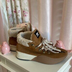 NEW Sorel Out N About III Conquest in camel suede and sheepskin boots, 8.5